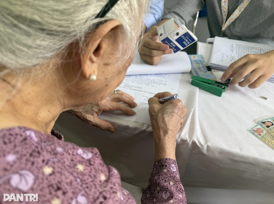 Dữ liệu liên thông, sao vẫn phiền dân?